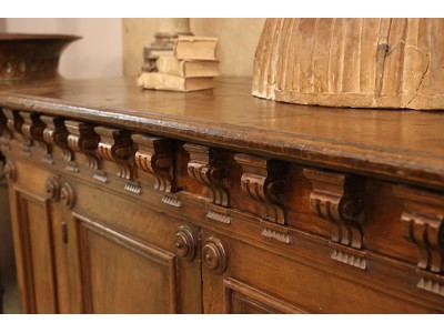 Credenza 